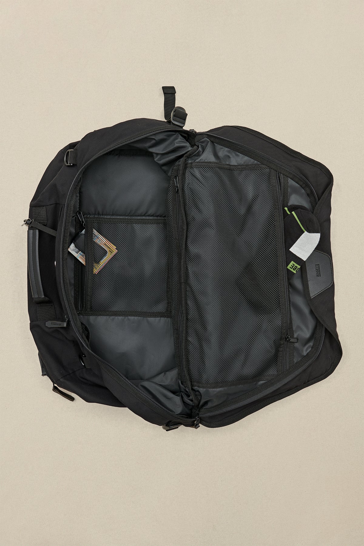 top view of Globe Black 3 in 1 traveler bag